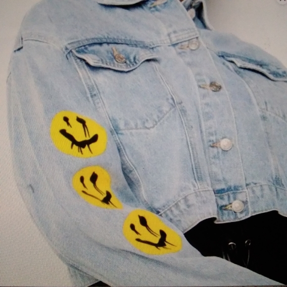 BAD JOKE CROPPED DENIM JACKET SIZE: MEDIUM - Picture 9 of 9
